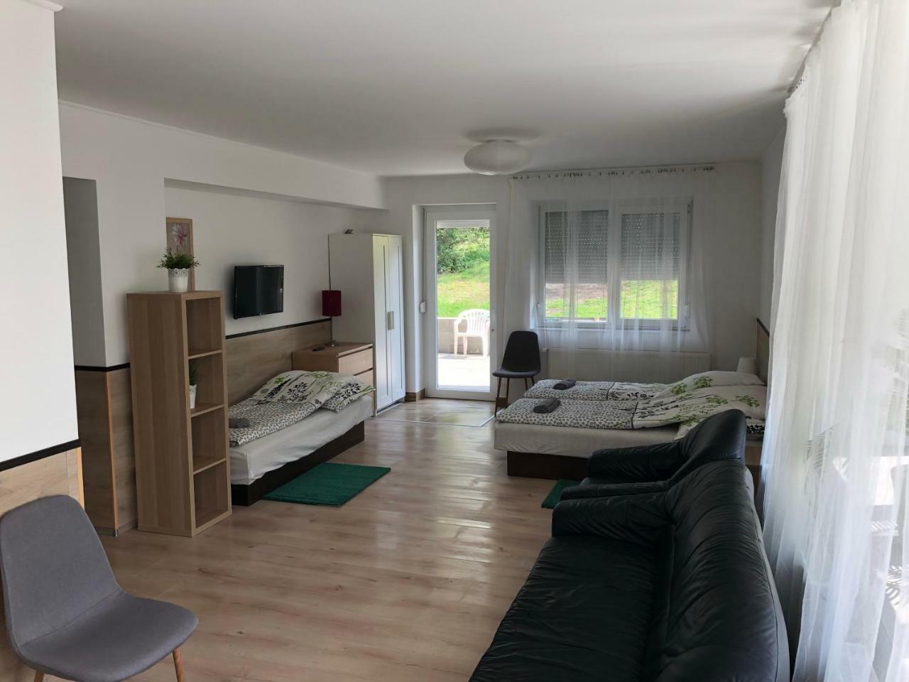 Juno Apartman Vendeghaz Miskolc Exterior photo