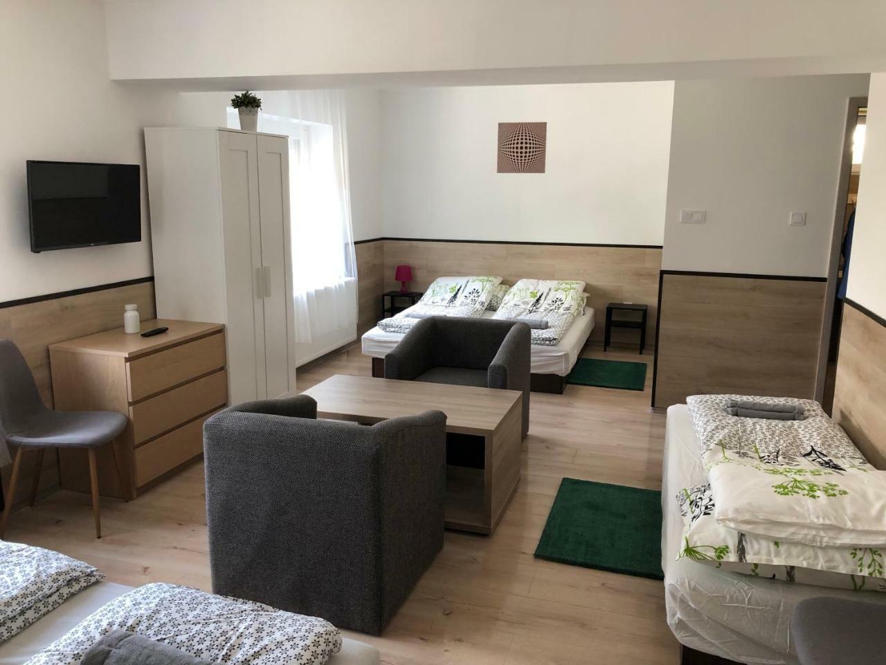 Juno Apartman Vendeghaz Miskolc Exterior photo