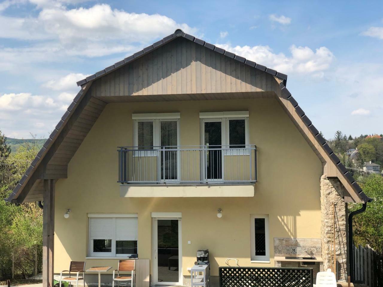 Juno Apartman Vendeghaz Miskolc Exterior photo